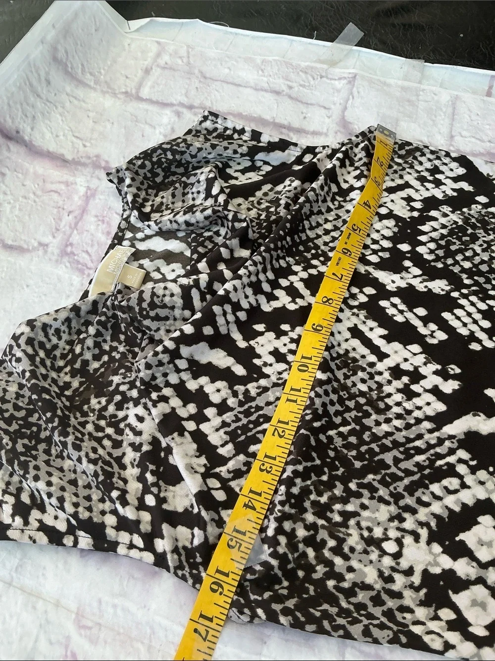 Michael Kors Black and White Cowl Neck Sleeveless Blouse Size Small